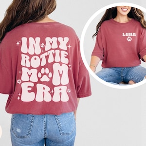 Custom Retro Rottweiler Shirt Personalized Rottie Mom Era T-shirt Unique Rottweiler Gifts For Dog Mama Birthday Groovy Dog Vintage Style Tee