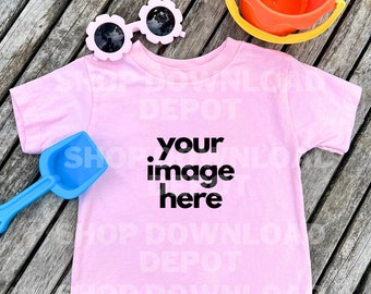 Bella + Canvas 3001T Mockup de camiseta para niños pequeños / Pink Kid's Mockup Tee / Digital Download Mockup / Your Image Here Download / Personalizable /