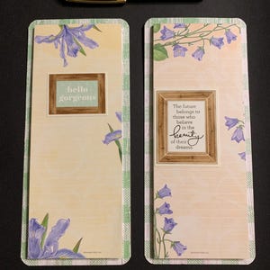 Blocco note floreale con magnete sul retro da appendere al frigorifero o in un armadietto. Ottimo per la lista della spesa o della spesa, per la lista delle cose da fare o per i promemoria.