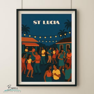 Pode incluir: Uma impressão artística emoldurada retratando uma cena de rua animada em Santa Lúcia. A ilustração mostra pessoas dançando ao ar livre, iluminadas por luzes de corda, com palmeiras e edifícios ao fundo. O texto "ST LUCIA" está no topo.