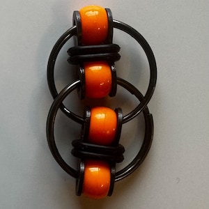 Pony Bead Fidget Ring – Colorful Sensory Ring for Stress Relief, Anxiety & Focus | Lightweight Fidget Toy for ADHD, Kids and Adults