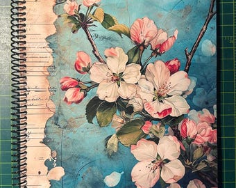 Cuaderno con diseño de flor de manzano – Tapa blanda, encuadernación en espiral, 60 hojas (120 páginas), dos tamaños: 8.5×11″ y 5.5×8.5″, cuaderno de escritura floral