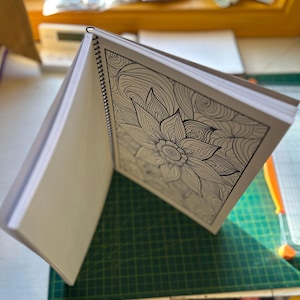 Libro para colorear para adultos con estampado floral de cachemir: diseños inspirados en la naturaleza, 50 páginas, 21,5 x 28 cm, encuadernación en espiral, alivio del estrés, atención plena artística. imagen 10
