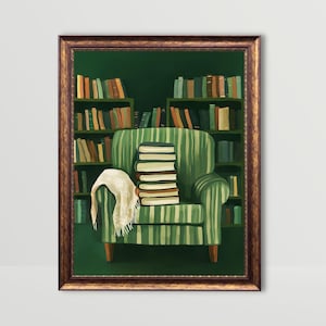 Puede incluir: Una impresión enmarcada que representa un rincón de lectura acogedor. Un sillón verde a rayas sostiene una pila de libros y una manta color crema. Estanterías llenas de libros se encuentran en el fondo, todo sobre una pared verde oscuro. El marco es dorado oscuro y ornamentado.