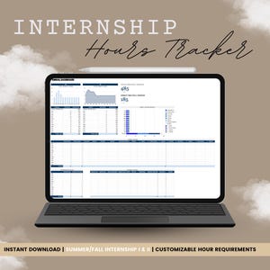 Può includere: Uno schermo di laptop che mostra un foglio di calcolo con il titolo "INTERNSHIP Hours Tracker". Il foglio di calcolo include un grafico e una tabella con numeri. Il testo "INSTANT DOWNLOAD | SUMMER/FALL INTERNSHIP 1 & 11 | CUSTOMIZABLE HOUR REQUIREMENTS" è nella parte inferiore dello schermo.