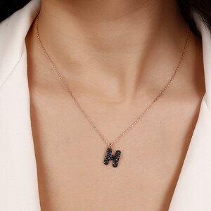 Collar personalizado, collar de piedra de circón negro, collar con la letra 'H', regalo para mujer, collar de plata, collar elegante