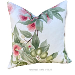 Camellia bloemenkussenhoes koraal en groen