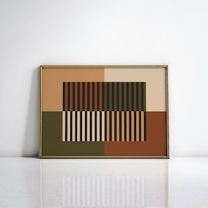 Puede incluir: Impresión de arte geométrico abstracto con marco dorado. La impresión presenta una cuadrícula de rayas verticales en tonos de marrón, verde, beige y blanco.