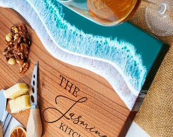 Personalized Mother's Day Gift, Mom Kitchen Gifts, Personalized Epoxy Resin Cutting Board, Custom Mom Gift, Grandmom Gifts, Gift for Her