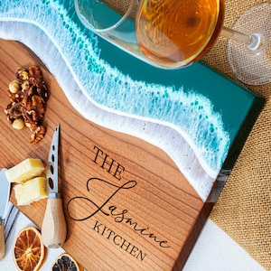 Personalized Mother's Day Gift, Mom Kitchen Gifts, Personalized Epoxy Resin Cutting Board, Custom Mom Gift, Grandmom Gifts, Gift for Her