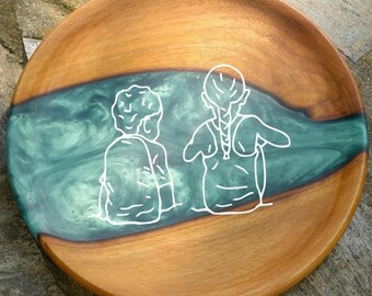 Custom Portrait Resin Plate: Personalized Wooden Keepsake Gift for Family or Anniversary