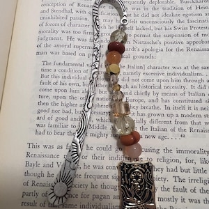 Elegant Tarot Card Metal Bookmark with Beaded Accents - Perfect for Bookworms and Mystical Souls - The Star