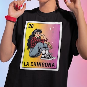 T-shirt La Chingona Loteria-stijl – shirt Chicana Pride – Latina streetwear-T-shirt – grafische cholakunst – cool Mexicaans-Amerikaans cadeau