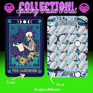 250 Défi d'économies à gratter | Insertion pour enveloppe pour reliure A5 | Collection de faux tarots effrayants | Squelette d'Halloween | Le jardinier | Maman plante