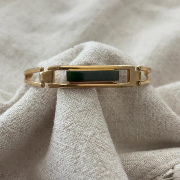 Vintage 1978 Avon Treasured Jade Hinged Bangle Bracelet