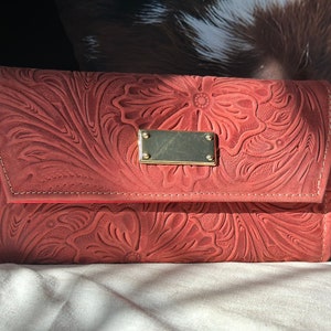 Had tooled leather wallets & wristlets - Carteras Artesanales de piel