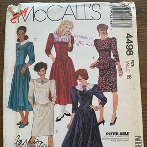 Vintage McCall&#39;s 4498 naaipatroon: gevouwen/ongesneden in de fabriek • ONGEBRUIKT •