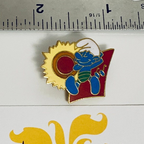 Vintage Peyo Smurf Pin - Sunbather