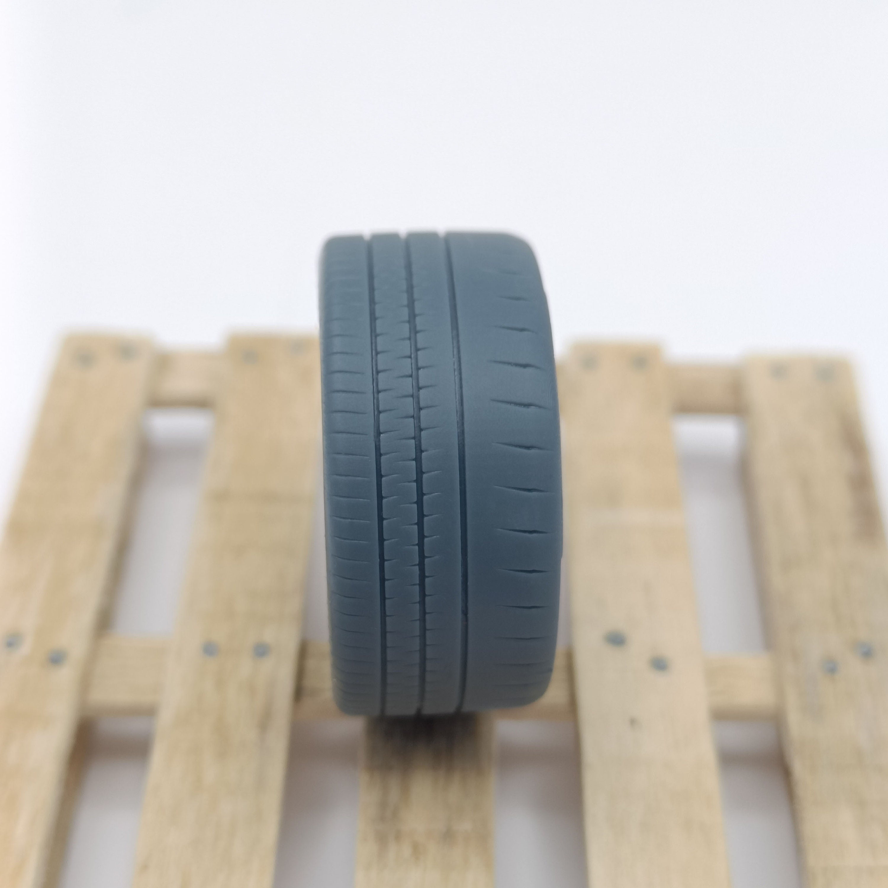 4 Pneus en résine pour maquette 1/24 1/18 (Michelin Slick 4 Pneus en résine pour maquette 1/24 1/18 (Michelin Slick