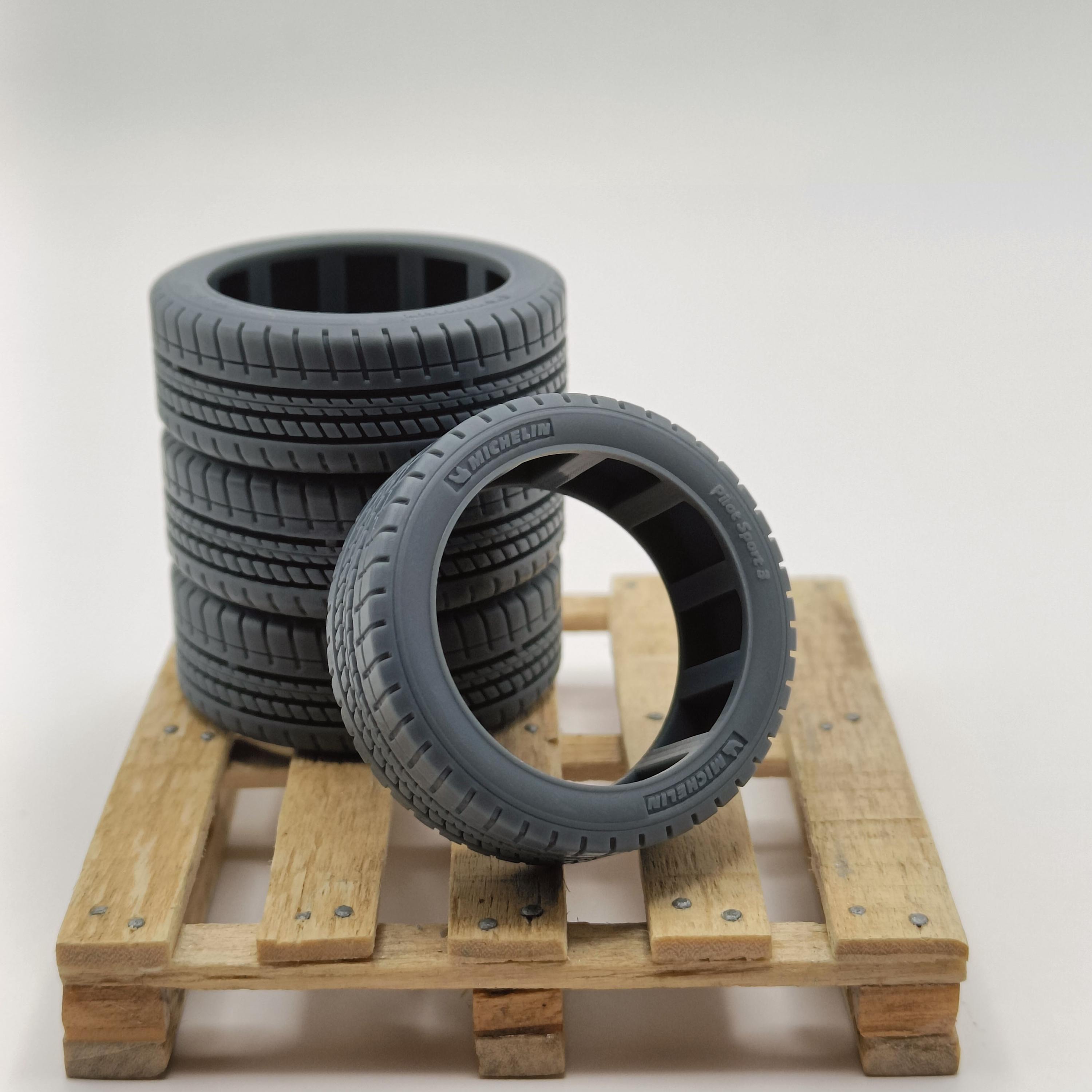 4 Pneumatici In Resina Michelin Semi-Slick Per Modellismo 1/24 O 1/18