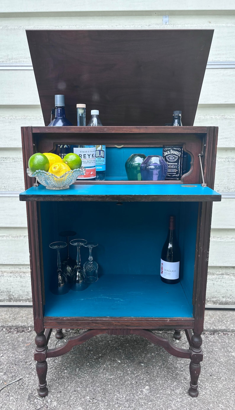 SOLD SOLD SOLD **do Not Purchase** Refinished Antique Pooley Radio ...