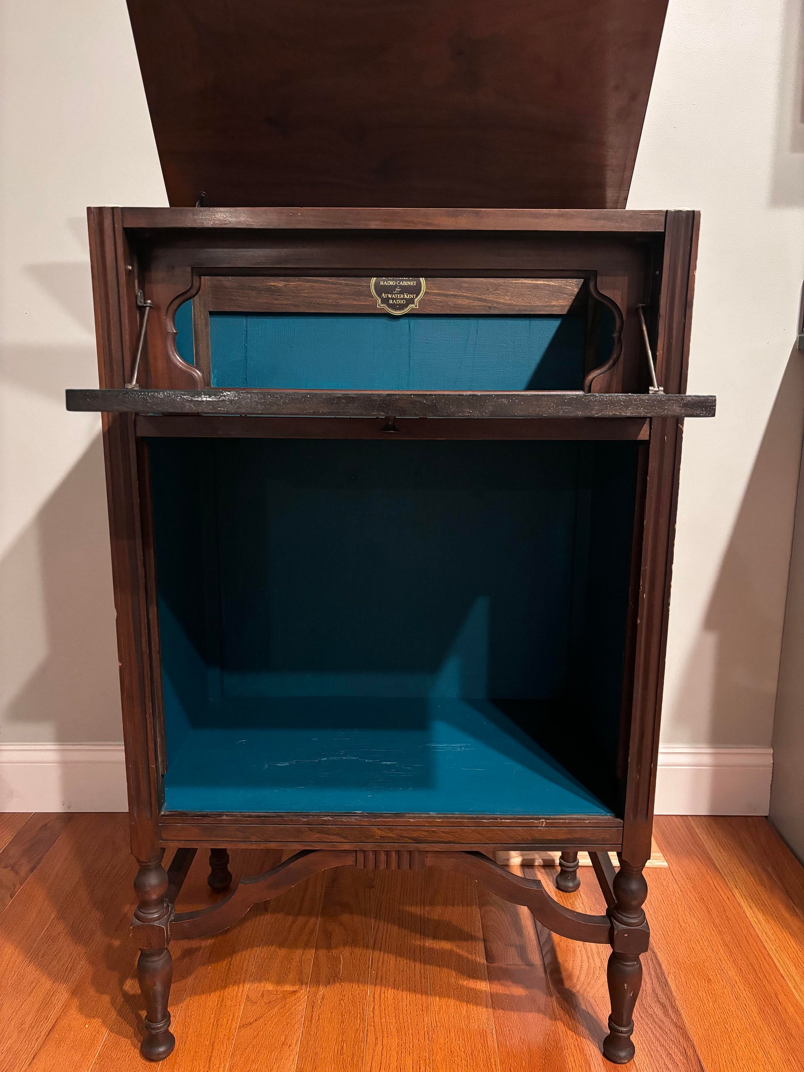 SOLD SOLD SOLD **do Not Purchase** Refinished Antique Pooley Radio ...