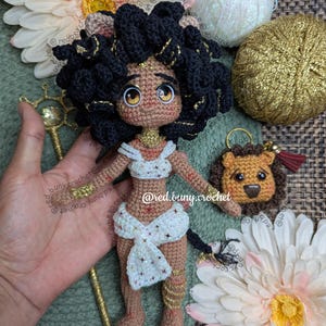 Pakiet 2 plików PDF Wzór na szydełkową lalkę Amigurumi Znak zodiaku Lew ANGIELSKI I HISZPAŃSKI