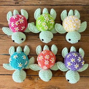 Crochet Daisy Sea Turtles