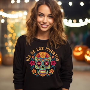 Dia De Los Muertos Sugar Skull w Flowers / Day of the Dead / Halloween / Black Sweatshirt Unisex Heavy Blend™ Crewneck Sweatshirt