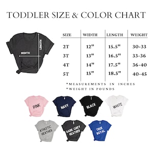 Op de afbeelding: Kleutermaattabel en kleurenkaart voor T-shirts. De tabel toont de breedte, lengte en gewichtsbereik voor maten 2T, 3T, 4T en 5T. De tabel toont ook de beschikbare kleuren: roze, marine, zwart, wit, atletisch grijs, donker grijs en koninklijk blauw.