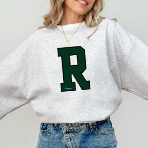Sudadera universitaria personalizada con letras - Nombre e inicial personalizados - Suéter universitario de gran tamaño - Regalo elegante para ella, graduación, regalo de cumpleaños