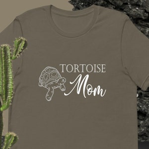 Tortoise Mom Tshirt, Turtle Shirt, Tortoise Shirt, Gift for Her, Mother&#39;s Day Gift, Mom Shirt, Tortoise Lover,