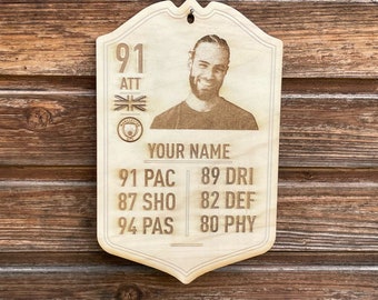 Carta FIFA personalizzata in legno - Statistiche incise e nome personalizzabile Decorazione unica per gli appassionati di calcio, Carta FIFA in legno, Regalo di calcio