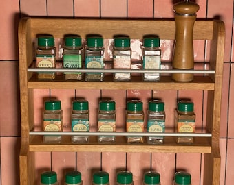 Kitchen Spice Bottle Oak Rack with aluminium rails, Wooden spice rack,  Spice Holder, Spice Organizer, Wooden Rack, Wall mounted organizer