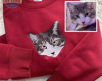 Personalized Cat Sweatshirt, Custom Pet Face Hoodie, Embroidered Cat Mom Sweater, Gift for Cat Lovers, Pet Name Shirt, Gift for Mom