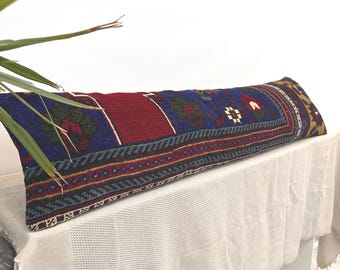 トルコキリムランバーピロー 12x48 – ボヘミアンシックなソファクッション、織りラグピロー、装飾的なヴィンテージテキスタイルアクセント