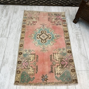 Turkish Mini Rug, Small Vintage Rug, Small Oushak Rug, Faded Rug, Kitchen Mat, Bedroom Rug, Laundry Rug, Turkish Doormat, 1.7x2.8 Boho Rug