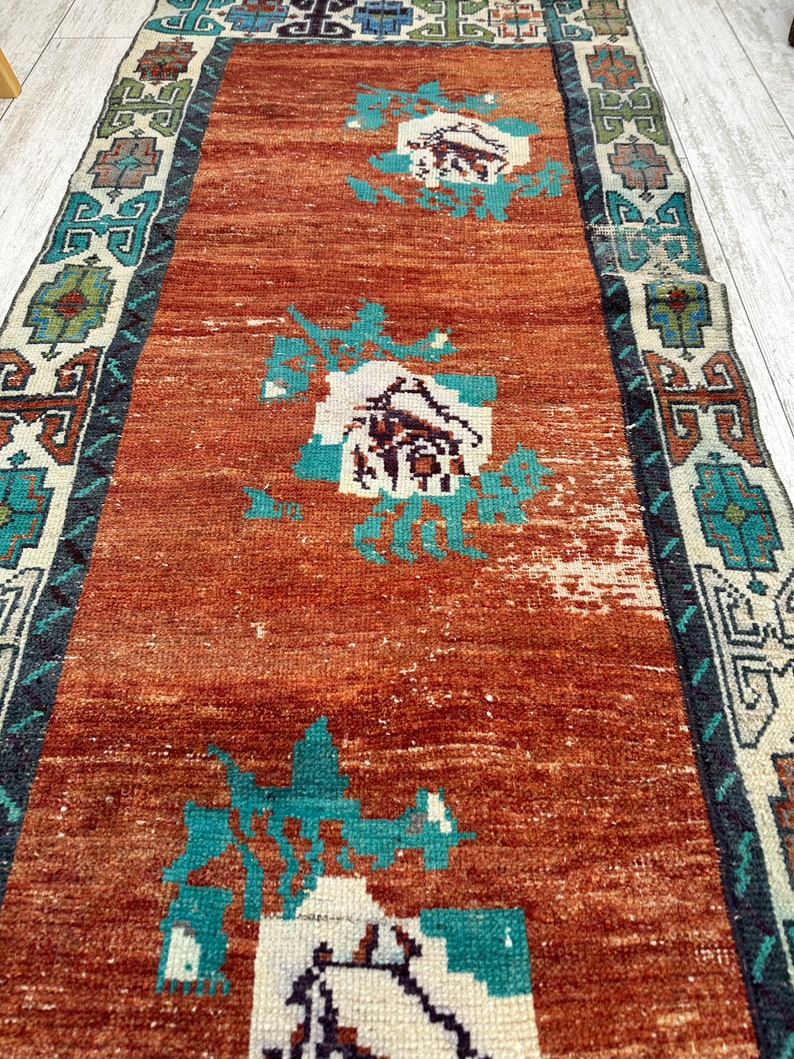 Hallmatta, turkisk löparmatta, handgjord turkisk matta, vintage löparmatta, handgjord matta, bleknad matta, bohomatta, köksmatta, 2,5 x 11,4 fot bild 7