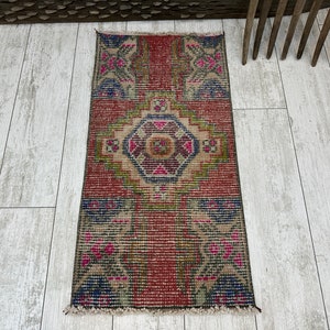 Small Turkish Rug, Vintage Bath Mat, Turkish mat rug, Turkish Doormat Rug, mini rug, Outdoor Mat, Small Vintage Rug 1.4x2.7, Boho Rug