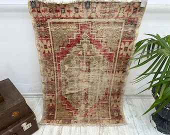 Turkish Rug, Vintage Rug, 2.6x3.6 ft, Oushak Rug, Area Rug, Faded Rug, Muted Rug, Living Room Rug, Handmade Rug, Antique Rug, Red Rug,