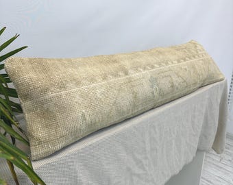 ヴィンテージ トルコキリム ランバーピローカバー 12x48 | ソファやベッド用のボヘミアンロングラグクッション | 手織り装飾織物