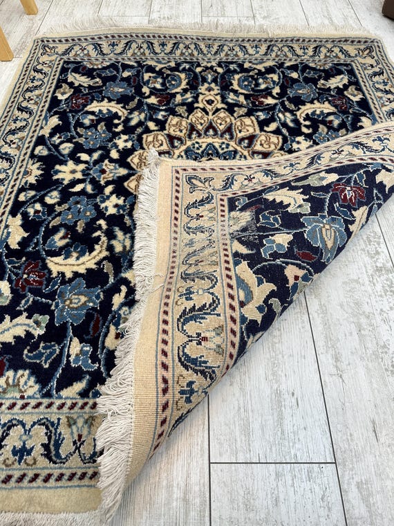 Boho Türkischer Teppich, 100x120 cm, handgewebt aus Wolle, Vintage Distressed Style, großes Medaillon-Muster, neutrale erdige Farben