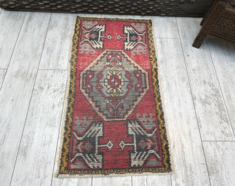 Handmade Vintage Turkish Oushak Rug, Red Tribal Mat (1.6x3 FT)