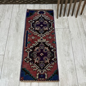 vintage rug, mini oushak rug, distressed rug, pink rug, pale rug, turkish rug, nomadic rug, bath mat runner, boho rug, 1.1x 2.6 ft,