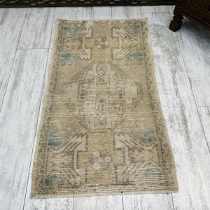 vintage rug, mini oushak rug, distressed rug, pink rug, pale rug, turkish rug, nomadic rug, bath mat runner, boho rug, 1.6 x 2.9 ft,