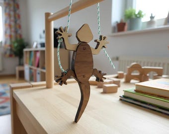 Climbing gecko - climbing gecko - lizard - climbing animal - SVG format - laser-cut format