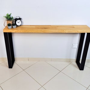 Timberena Table console en chêne massif fait main avec design moderne, bord vivant, pieds en forme de U image 9