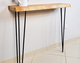 Table console Timberena en chêne massif fait main avec design moderne, bord vivant, pieds en épingle à cheveux