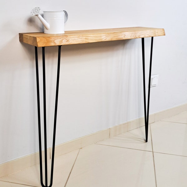 Table console Timberena en chêne massif fait main avec design moderne, bord vivant, pieds en épingle à cheveux