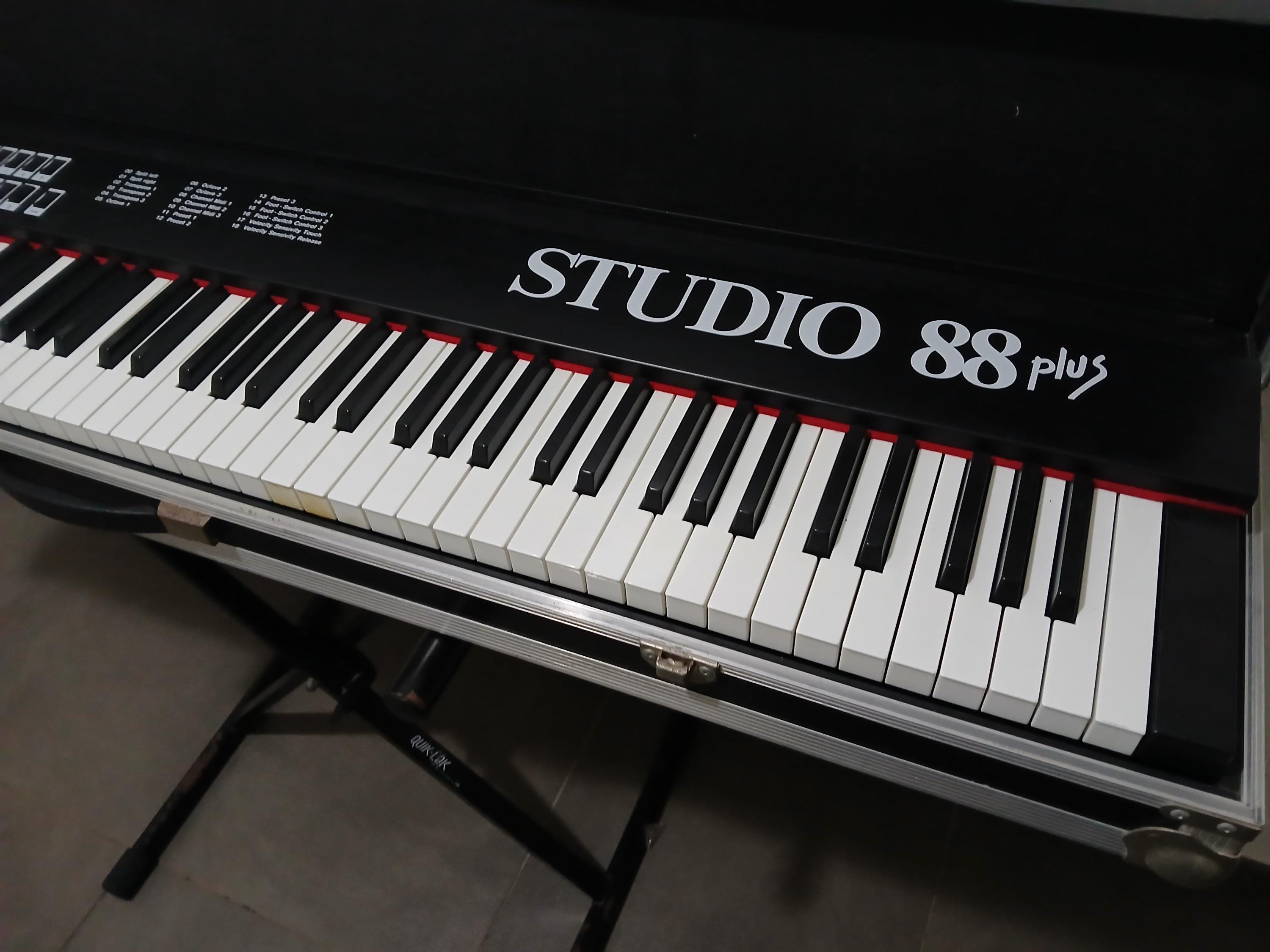 Fatar Studio 88 Plus Midi 88 Key Vintage Piano Keyboard in